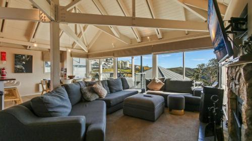 Hotham Heights Ski Chalet | 1-8 Hot Plate