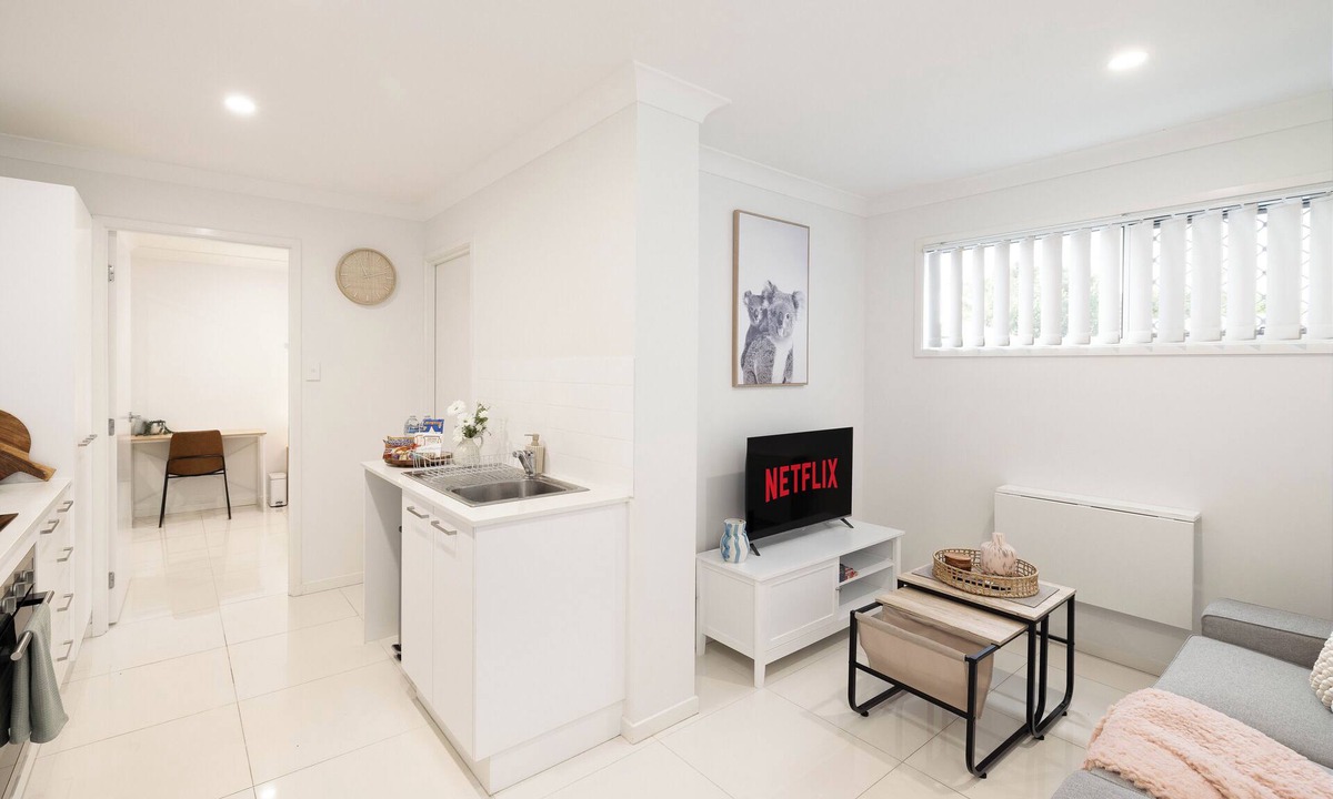 Rocklea Apartment | 1 Bdr Apt w/AC | Kitchen | Parking | 231AF1