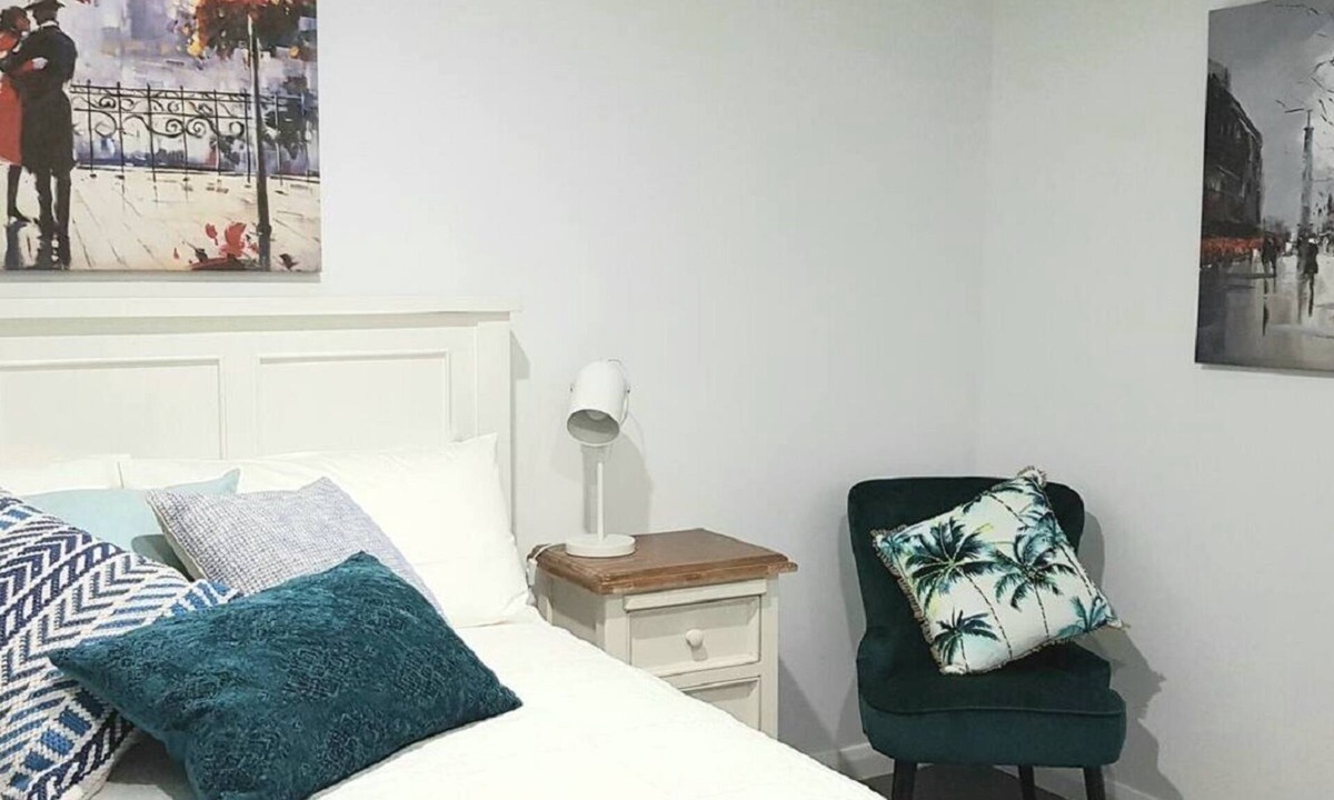 Griffith Apartment | 1 BEDROOM - GRIFFITH EAST APARTMENTS