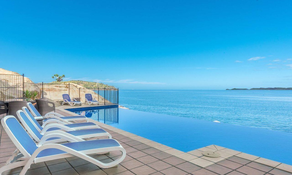 Nelly Bay Apartment | 1 Bright Point Apartment 4501