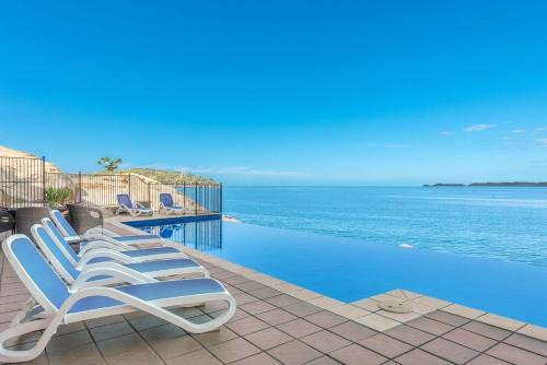 Nelly Bay Apartment | 1 Bright Point Apartment 5101