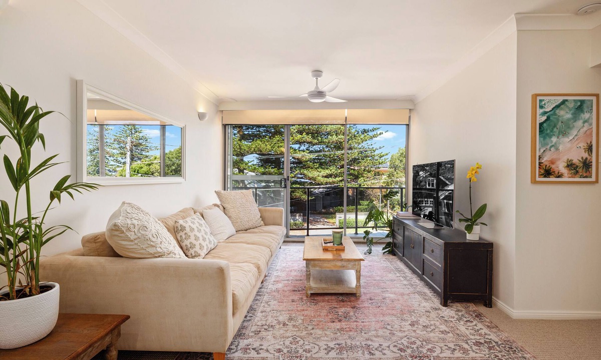 Mona Vale Apartment | 100m to Mona Vale Beach, Parks, Cafes & Restaurants