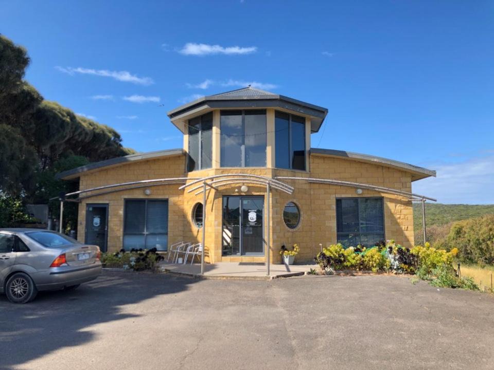 Princetown Hotel | 13th Apostle Accommodation