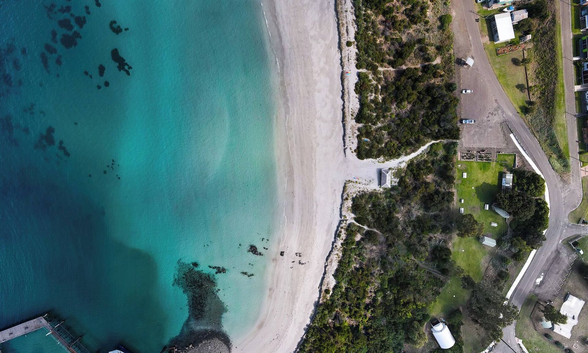 Penneshaw House | 15% Off Weekly | Ocean-View | Penneshaw Lookout