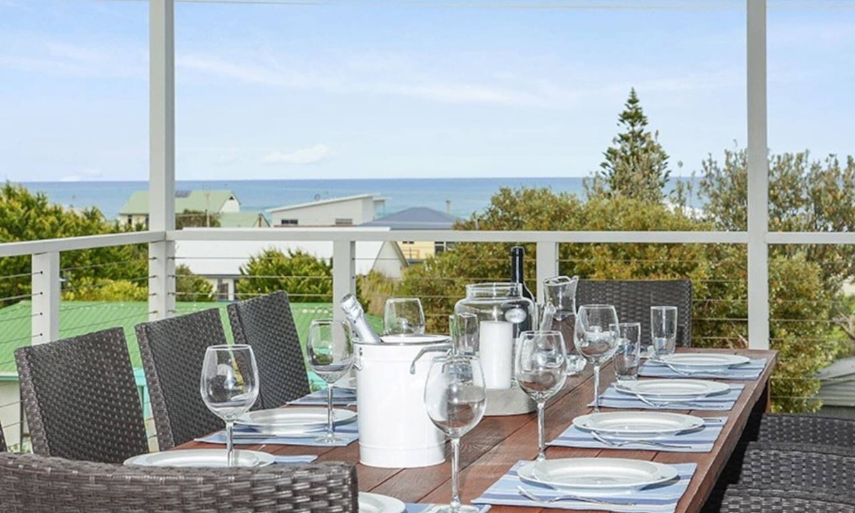 Middleton House | 16 Chapman Rd, Pets Negotiable - Wi-Fi