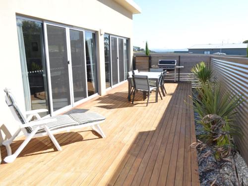 Coles Bay House | 170 Hazards View - Unit 1