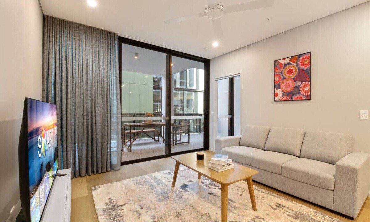 West End Apartment | 1BR Luxury apt at prime location w/carpark