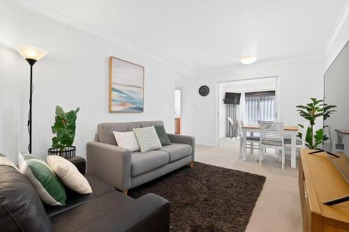 Perth Central Business District Apartment | 1BR Near Kings Park Pool & Free Parking