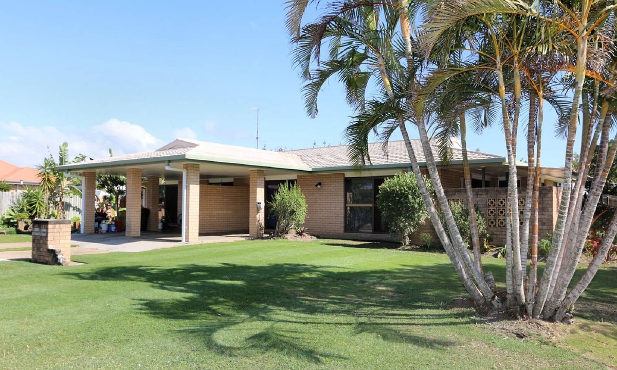 Bargara Villa | 2/43 Croft Street Bargara