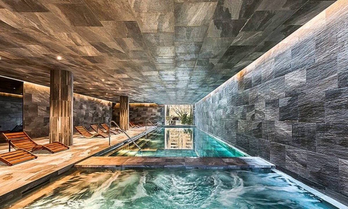 Melbourne Apartment | 2-bed Apt w/ Pool, Gym & Parking! Near Albert Park