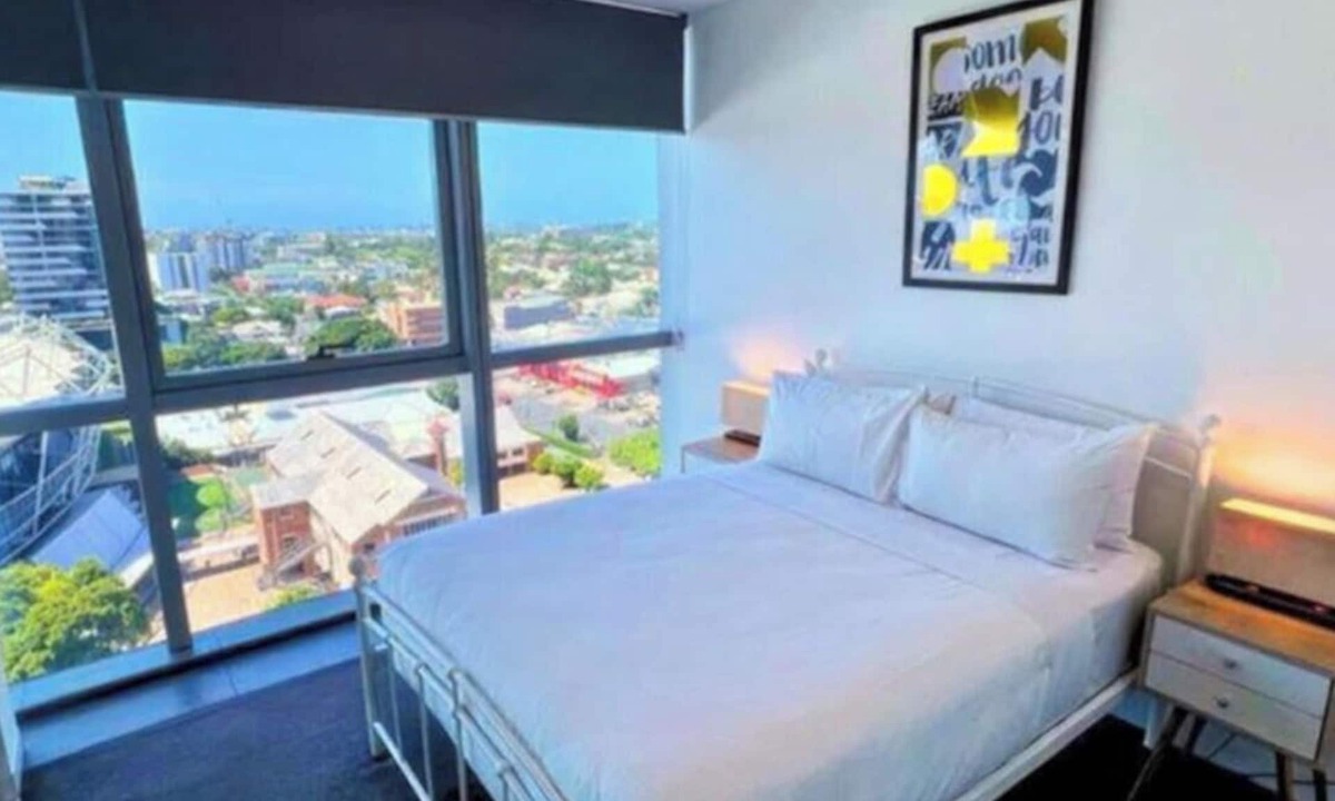 Woolloongabba Apartment | 2-Bed Apt with Stadium View w Free Carpark