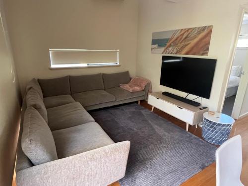 Preston Beach Apartment | 2 bed self-contained Beach Shack