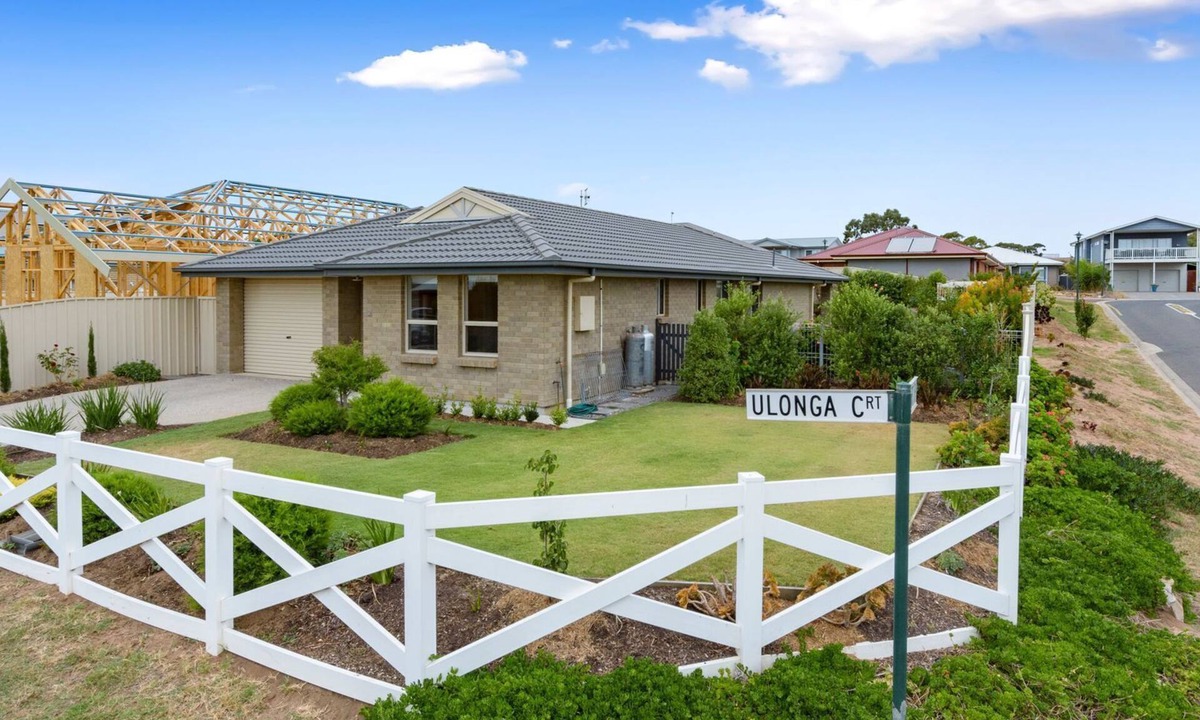 Normanville House | 2 Ulonga Court Normanville