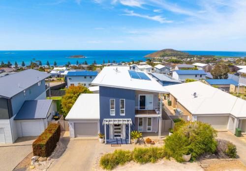 Encounter Bay House | 21 White Close Encounter Bay - Linen Included