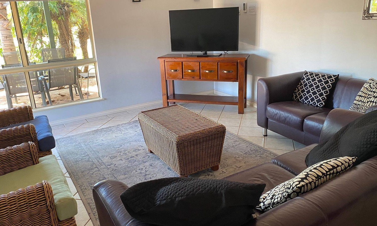 Exmouth House | 23 Salmon Loop - Four Bedroom Pet Friendly