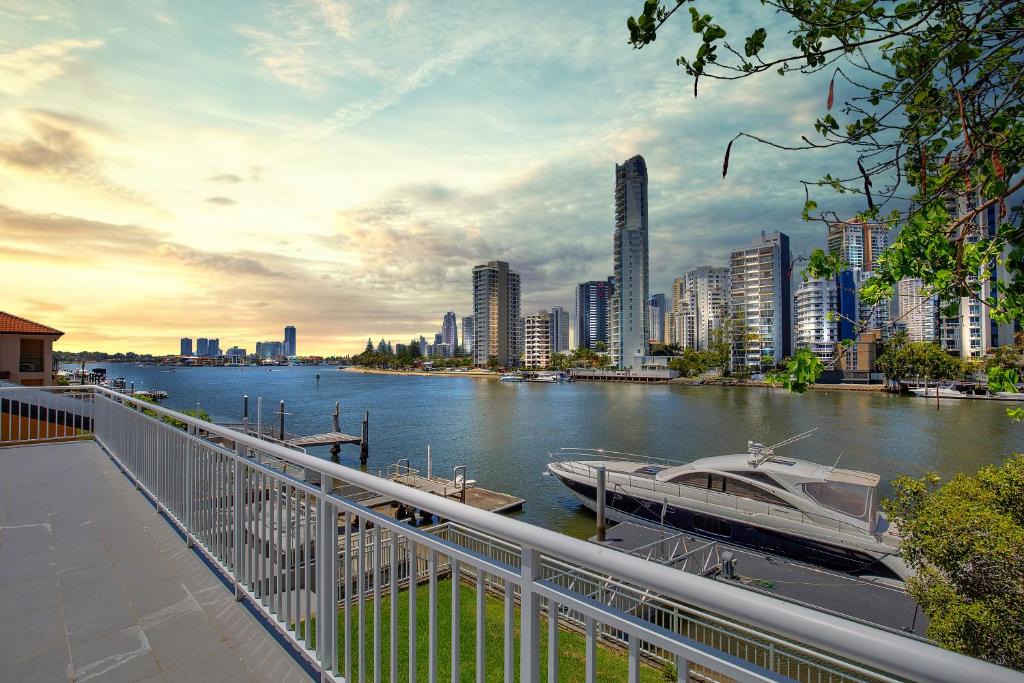 Surfers Paradise House | 29 Stanhill drive