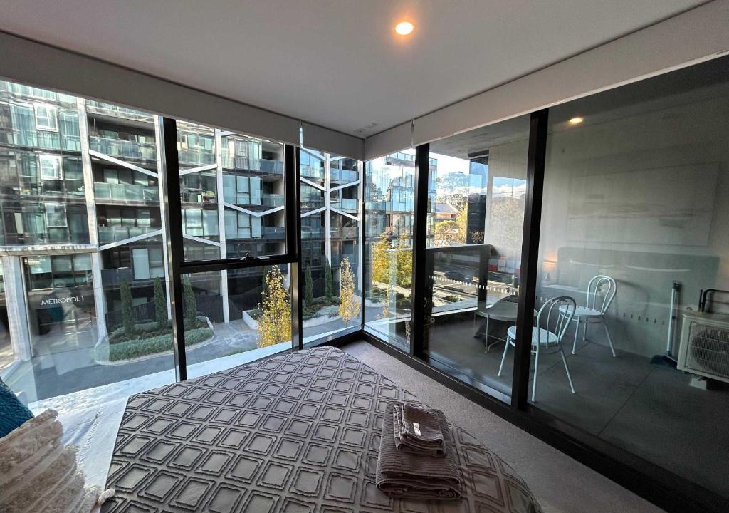 Reid Apartment | 2BR-2BR-1Car-CBD-Pool-Shopping