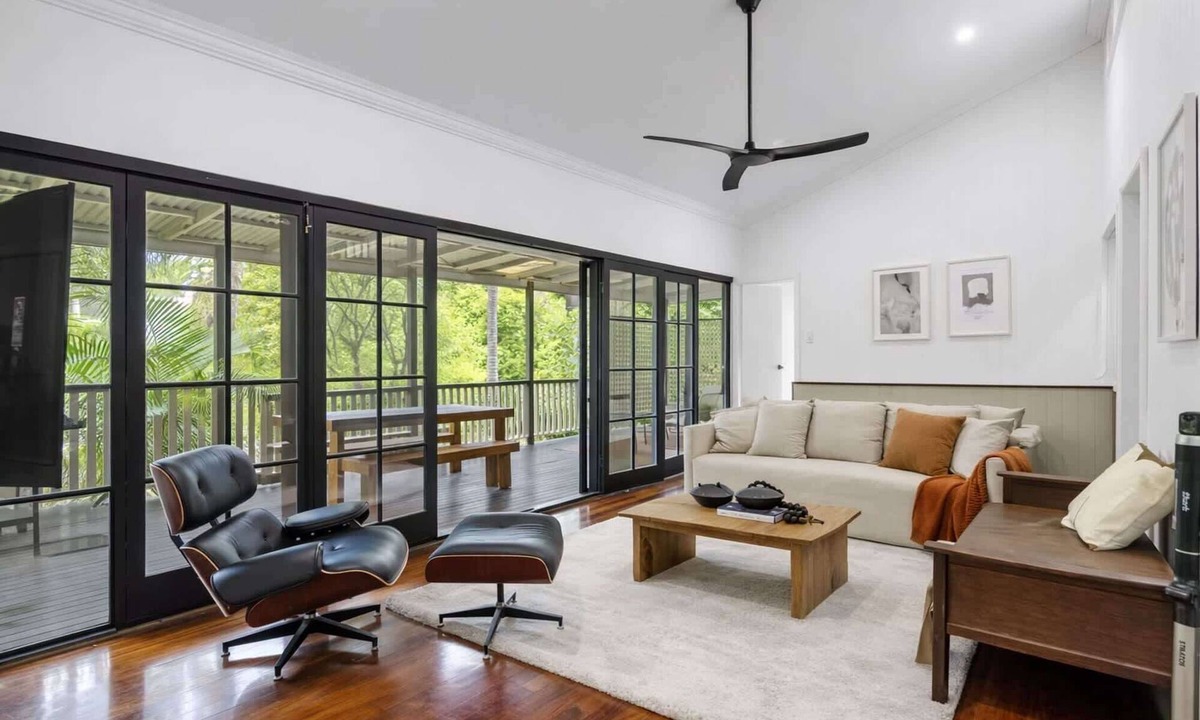 Balmoral House | 3 Bed Balmoral Retreat with Private Green Oasis