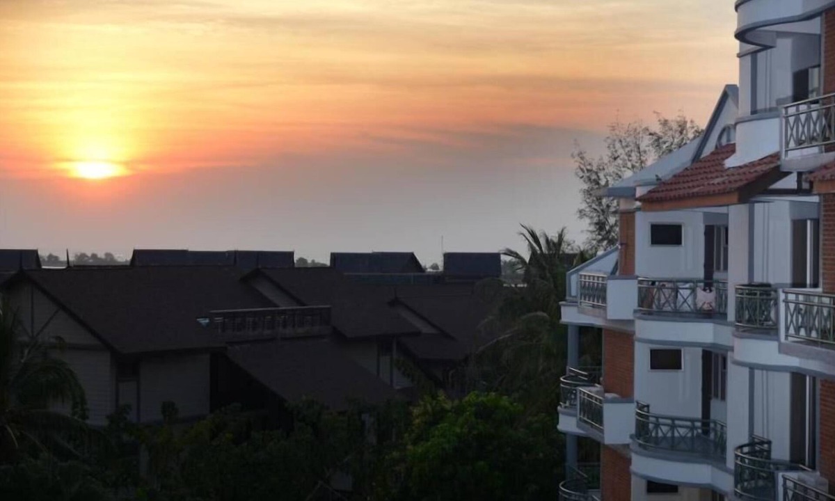 Padang Matsirat Apartment | 3 Bedroom Beachfront Apartment