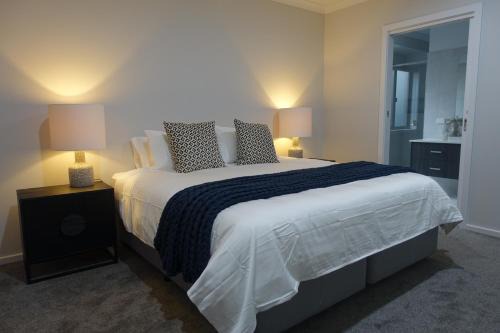 Shepparton House | 3-Bedroom Home Flexible Beds North Shepparton