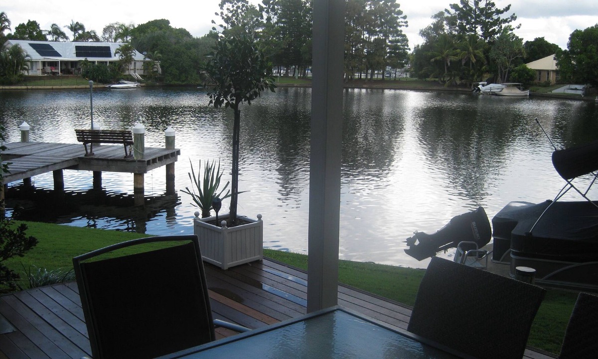 Noosaville Apartment | 3 Brm Waterfront Apartment