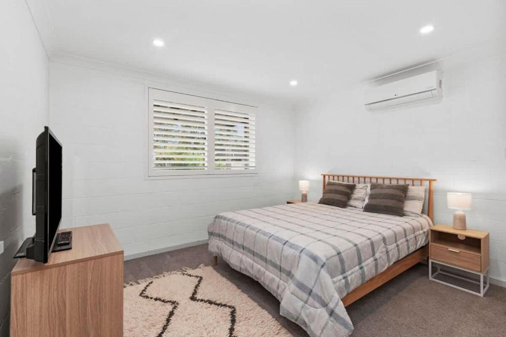 Surf Beach House | 3 White Sands