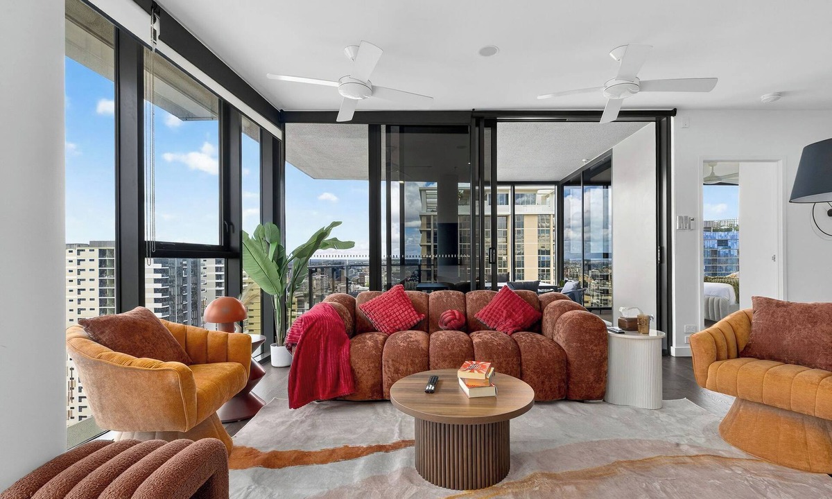 South Brisbane Apartment | 31F Premium 3BR Skyline River Views Brisbane One