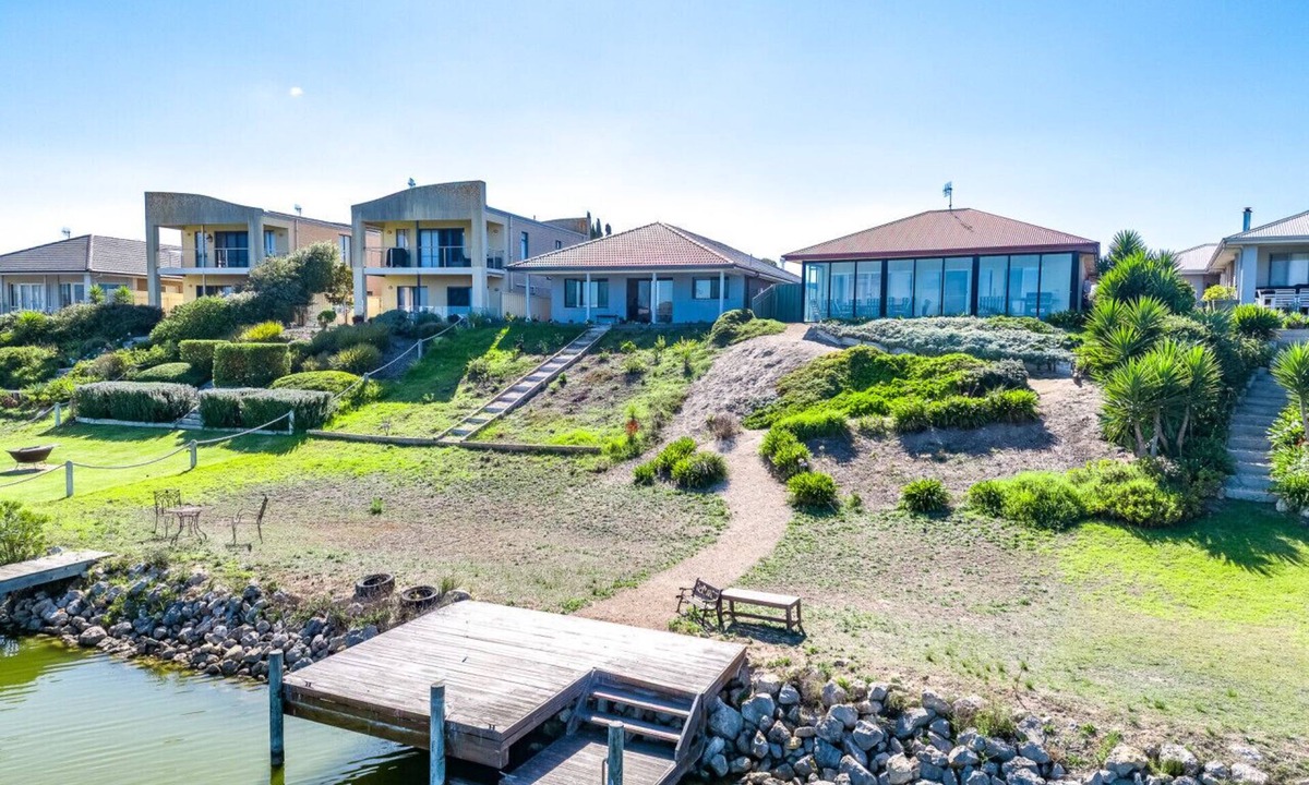 Nangkita House | 35 Blanche Parade, Hindmarsh Island