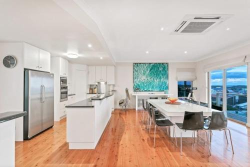 Goolwa Beach House | 35 Hazel St - Pet Friendly outside only - Luxury - No Linen Included