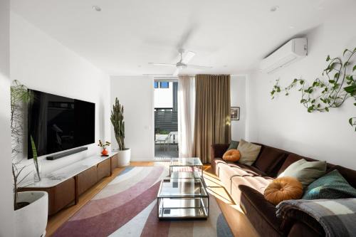 Northcote House | 3BR Townhouse with Private Terrace & Double Garage