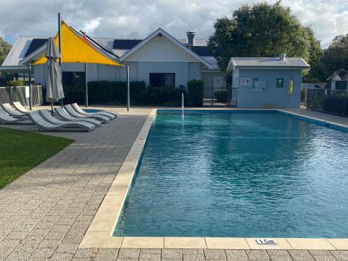 Broadwater House | 47 Cape View resort
