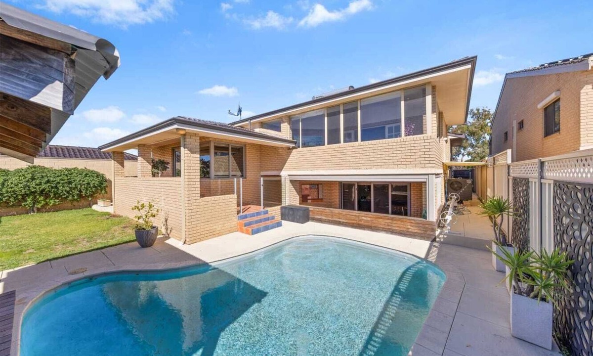 Stirling House | 47 Ultimate Entertainer! Pool, Man Cave, Kids Play