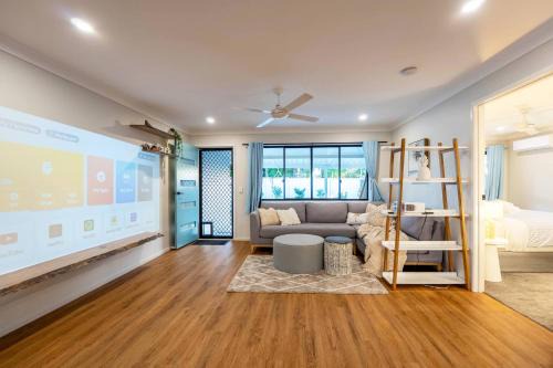 Capalaba House | 4Bed 2Bath in Capalaba Near Manly Habour, Shops & More
