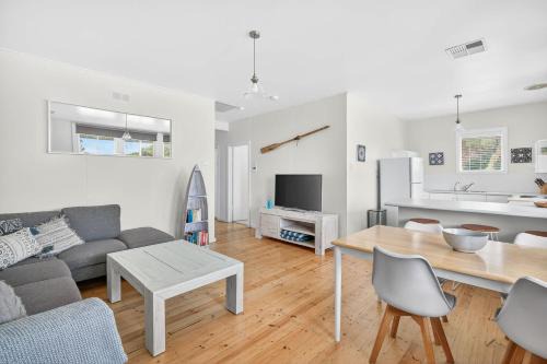 Hayborough House | 5 Rosetta Place Hayborough - Linen Included
