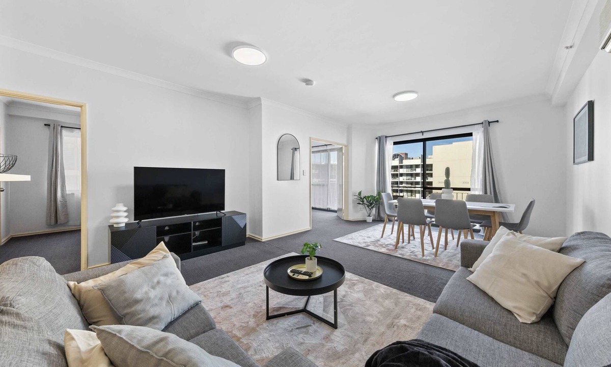 East Perth Apartment | 50 Bright Breezy East Perth Pool, Gym & Parking