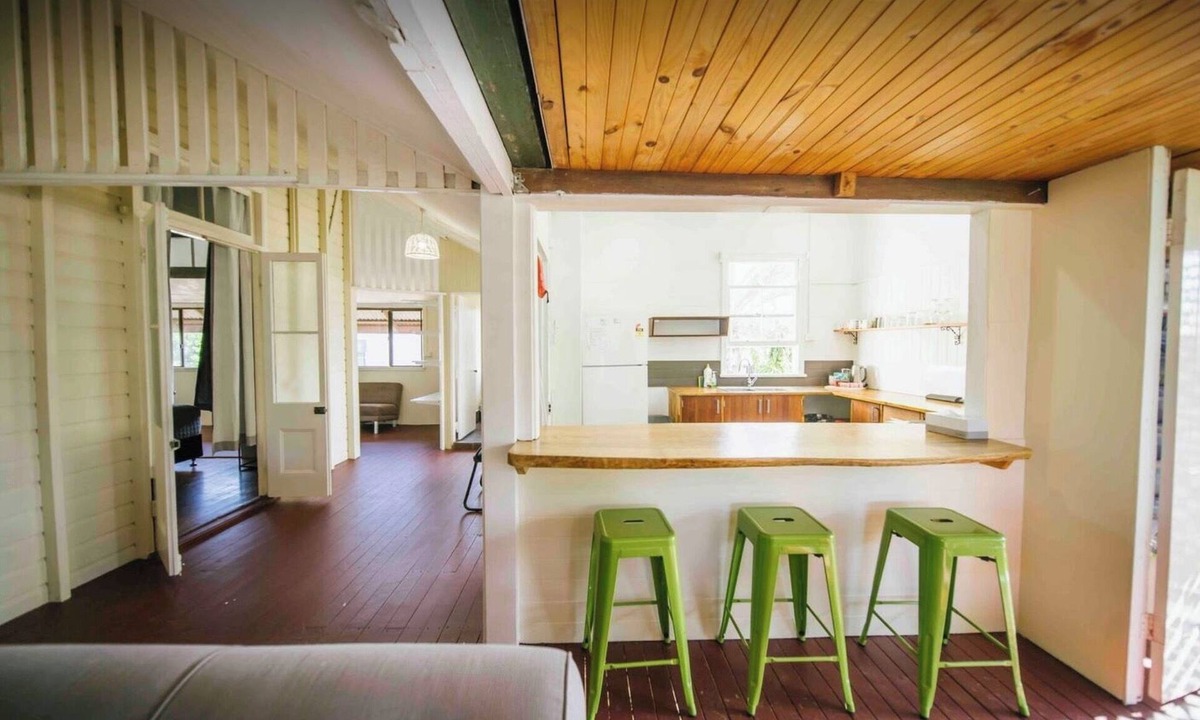 Parramatta Park Apartment | 6 bedroom 2 bathroom Apartment/Cairns Central