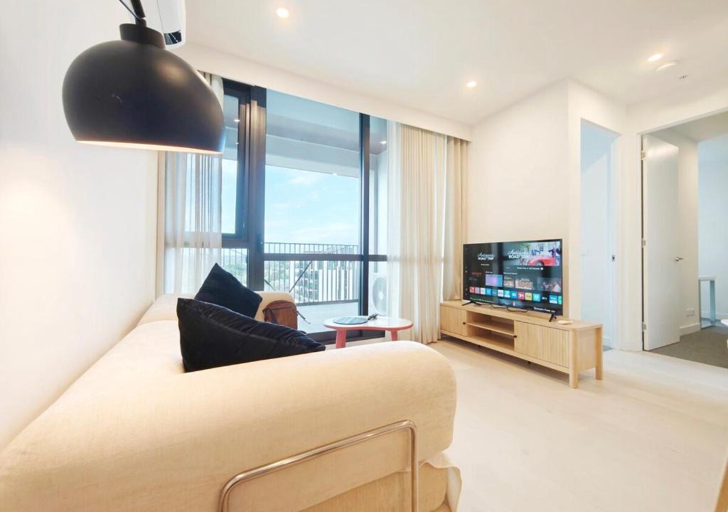 Box Hill Apartment | 607 - 2 bedrooms 2 bathrooms large balcony opposite Box Hill Central 5 people parking space Tempo luxury apartment