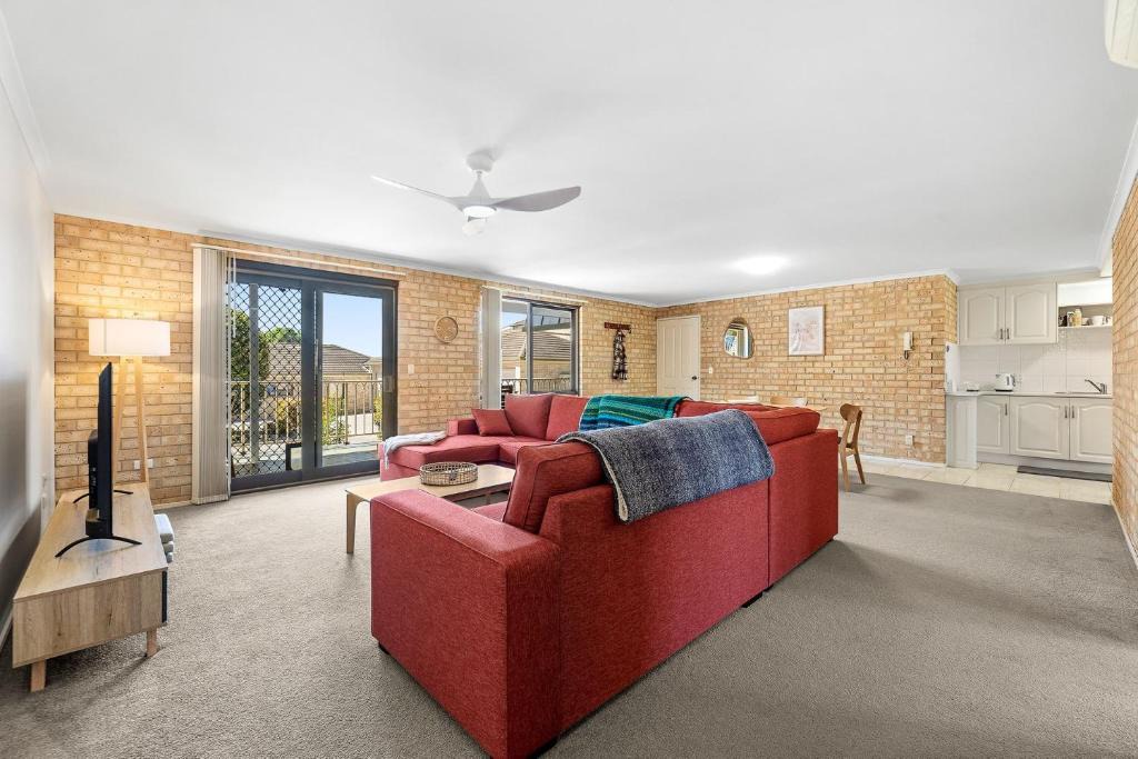 Dalmeny House | 7 - 9 Mort Ave Dalmeny