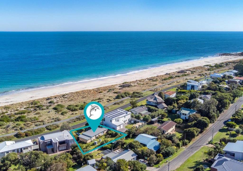 Carrickalinga House | 77 Gold Coast Drive
