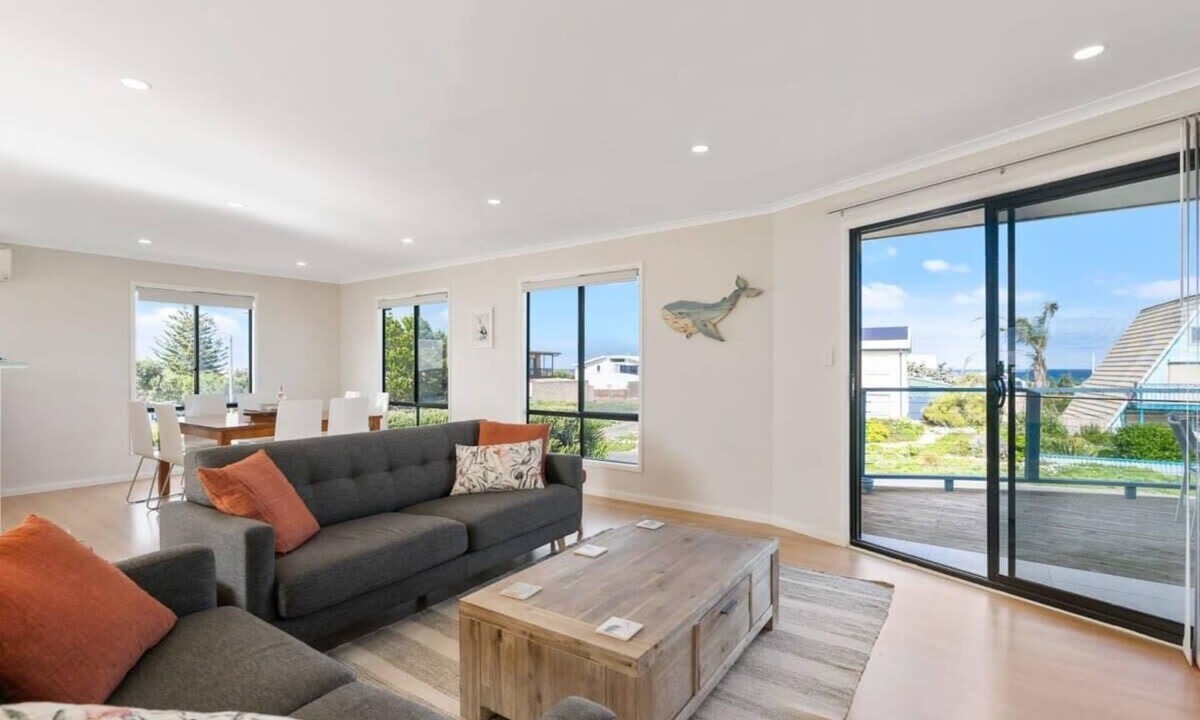 Goolwa Beach House | 8 Corcoran Avenue - BEACH SEAS THE DAY