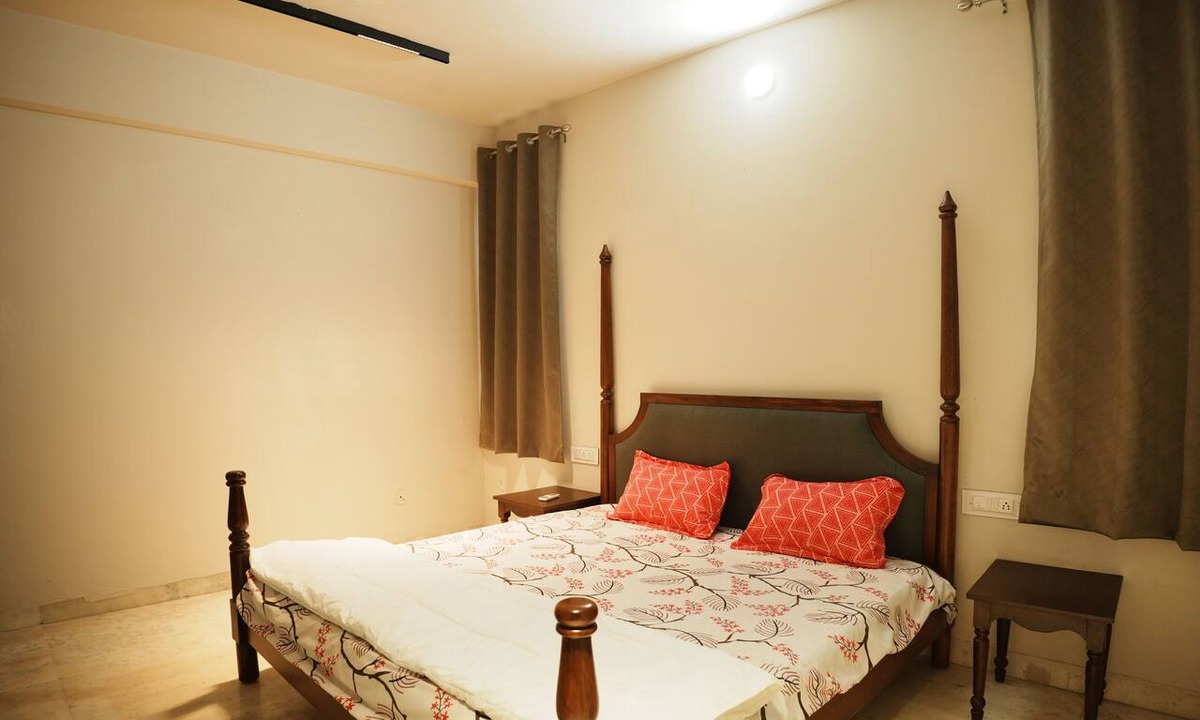 Bhopal Hotel | A mango tree stay
