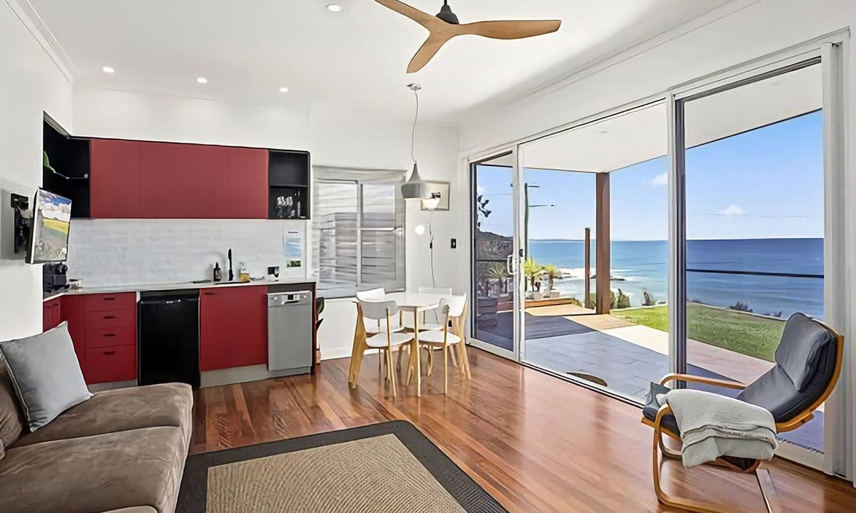 Scotts Head Apartment | A modern home with high-end finishings and open plan living
