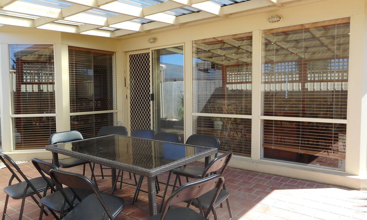 Werribee House | A Unique Holiday Home in between Avalon Airport and Melbourne CBD