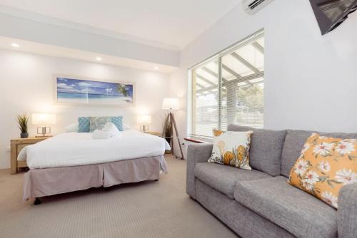 Connolly Apartment | A2 Spacious Apartment with WiFi Kitchenette