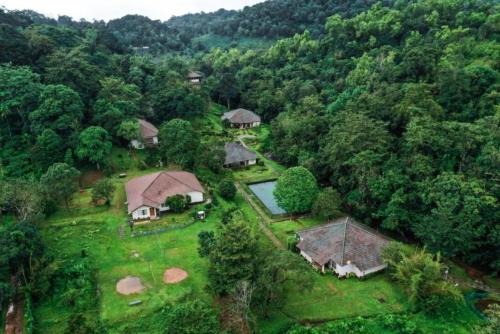 Kunnathidavaka Hotel | Abad Brookside Wayanad