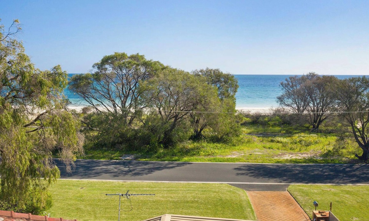 Abbey House | Abbey Beach Oasis