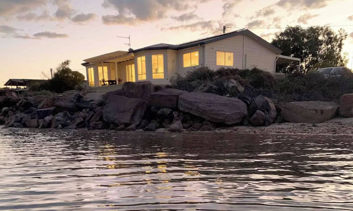 Cultana House | Absolute Beachfront Property