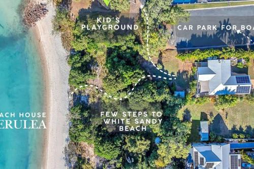 Hideaway Bay House | Absolute Beachfront with Ocean Views 3 Beds plus Pool