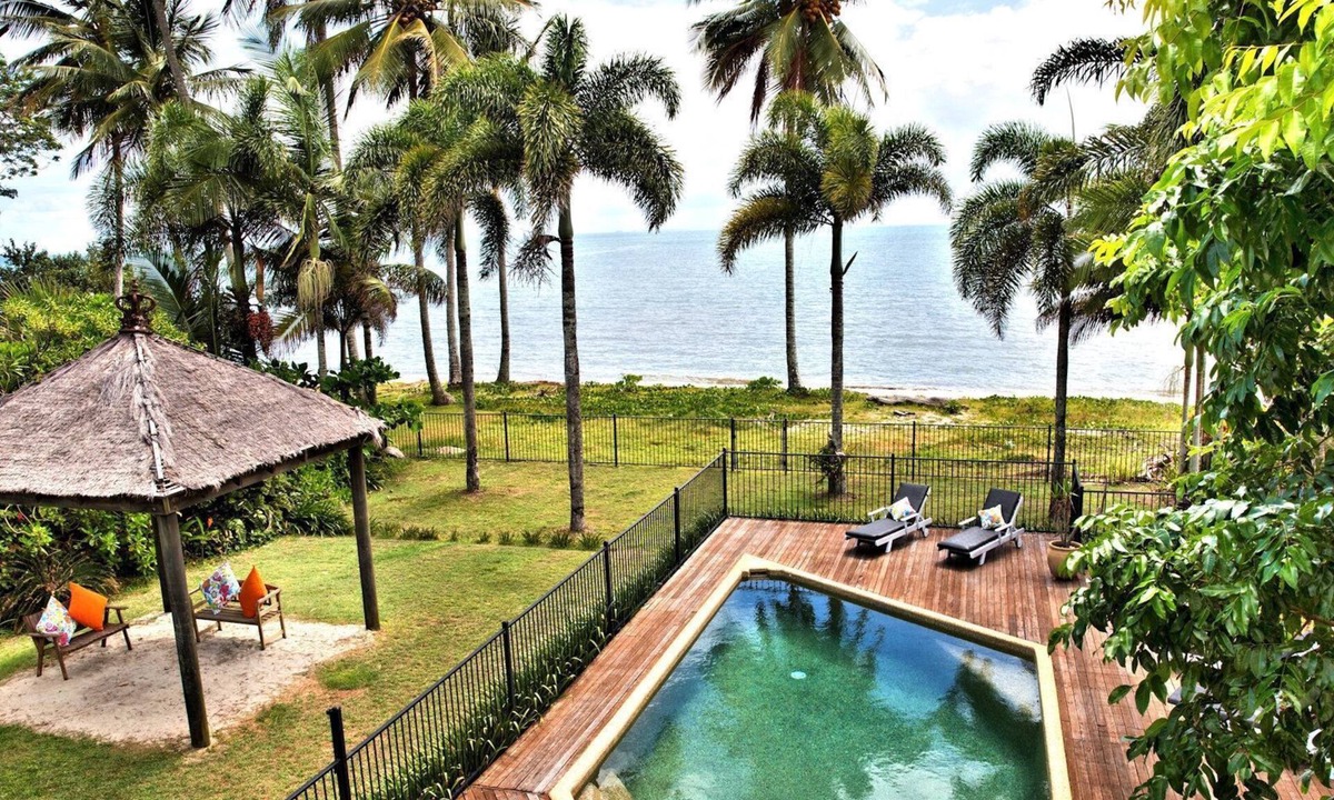 Newell Condo | Absolute BeachFront Bliss @ Newell Beach