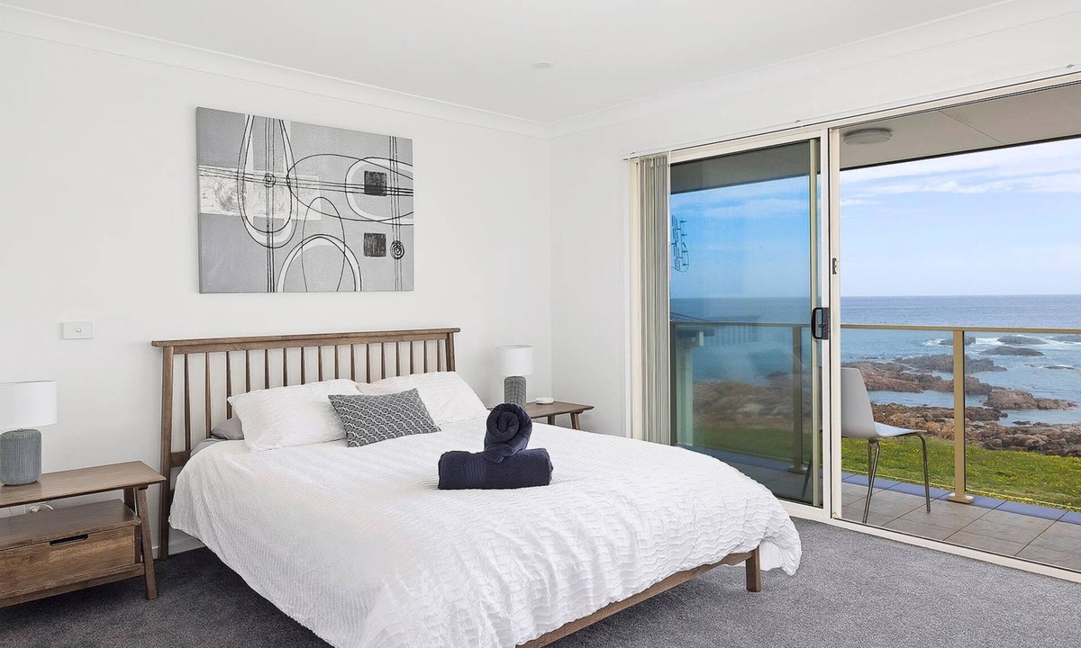 Anna Bay House | Absolute Waterfront Anna Bay